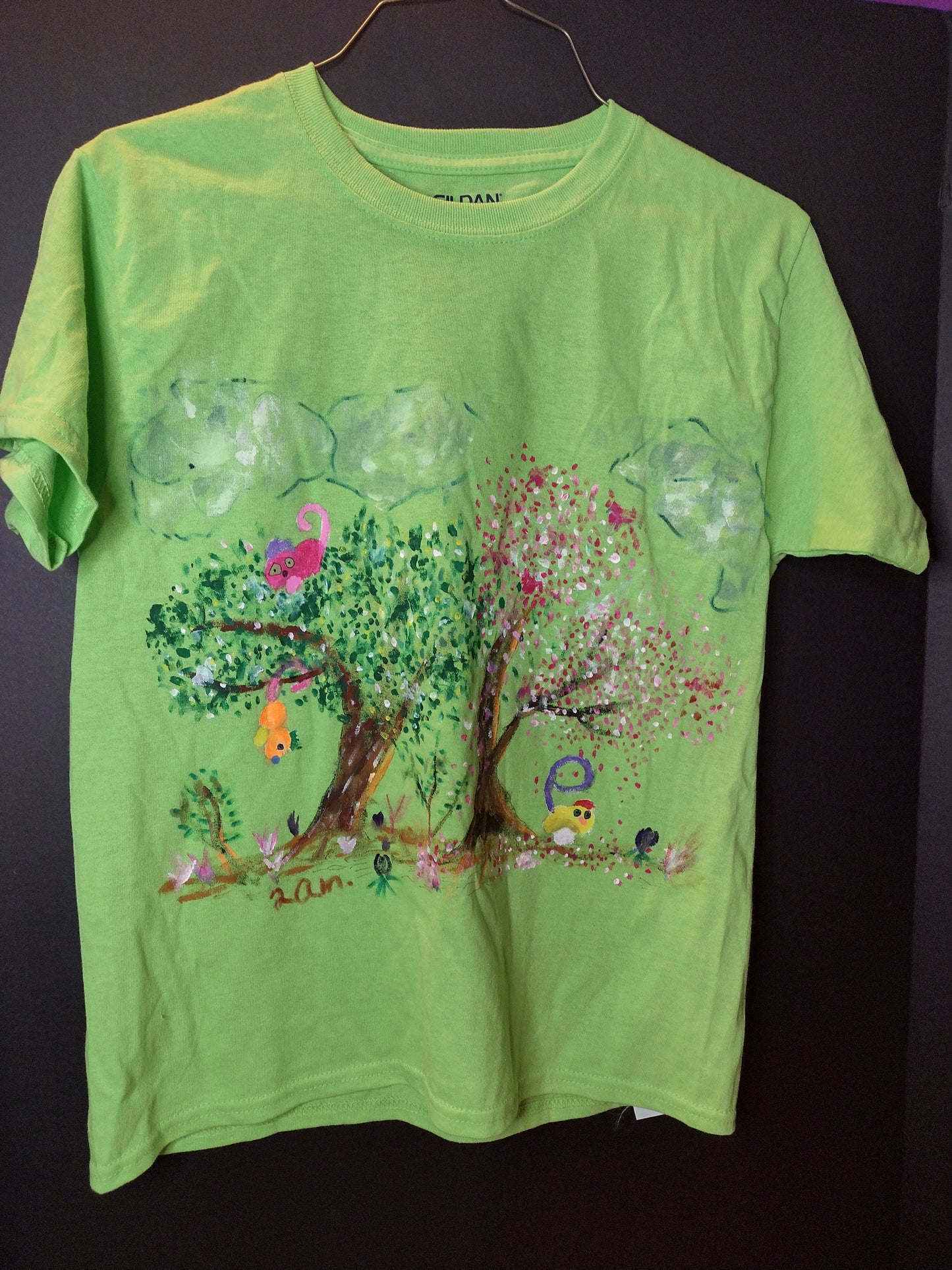 Short sleeve t-shirt size Youth Medium Gralockamay in a forest