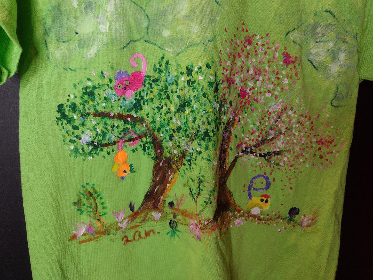 Short sleeve t-shirt size Youth Medium Gralockamay in a forest